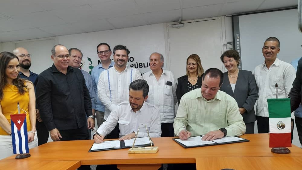 Firma de un convenio de salud entre los gobiernos de Cuba y México.