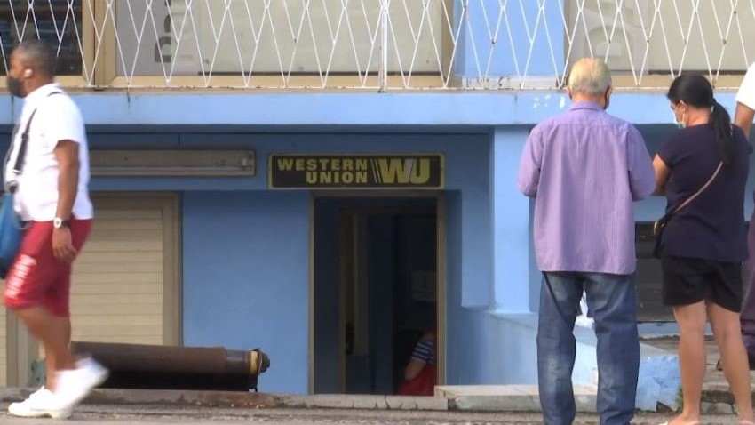 Sucursal de Western Union en Cuba.