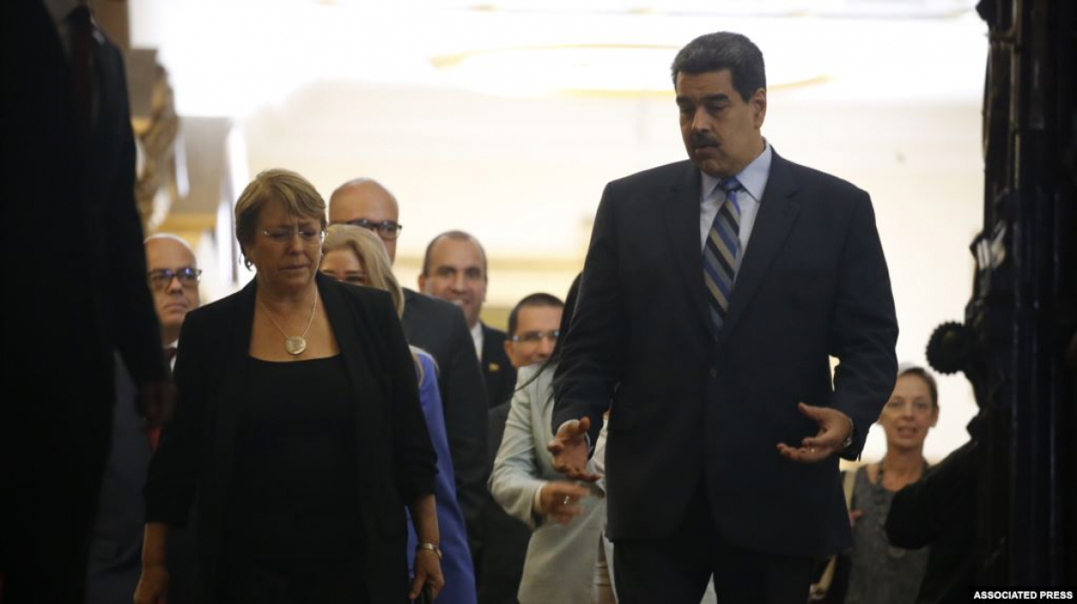 Michelle Bachelet y Nicolás Maduro.