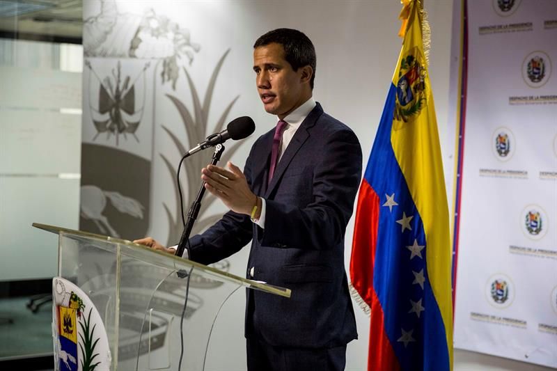 Juan Guaido pronuncia un discurso durante un evento político este lunes en Caracas.