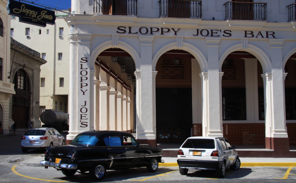 El Sloppy Joe's Bar restaurado, La Habana. 