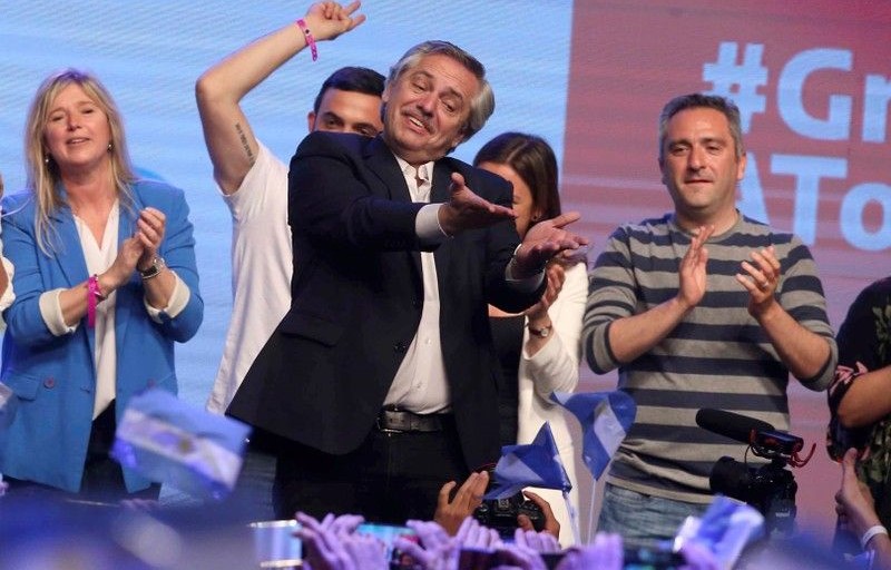 Alberto Fernández celebra su victoria electoral en Argentina.