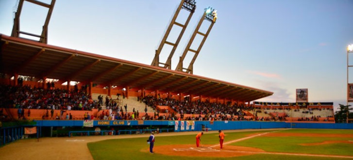 Estadio de béisbol en Cuba.