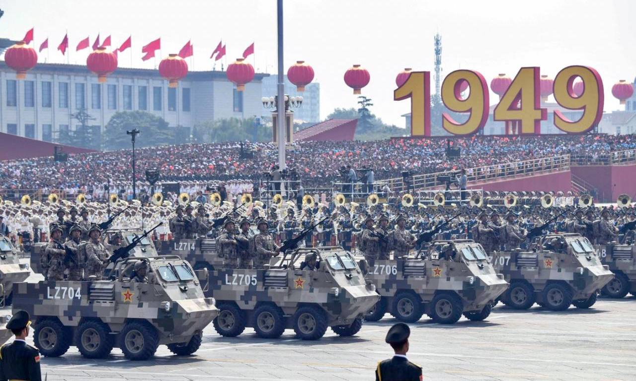 Desfile por el aniversario 70 del régimen chino.
