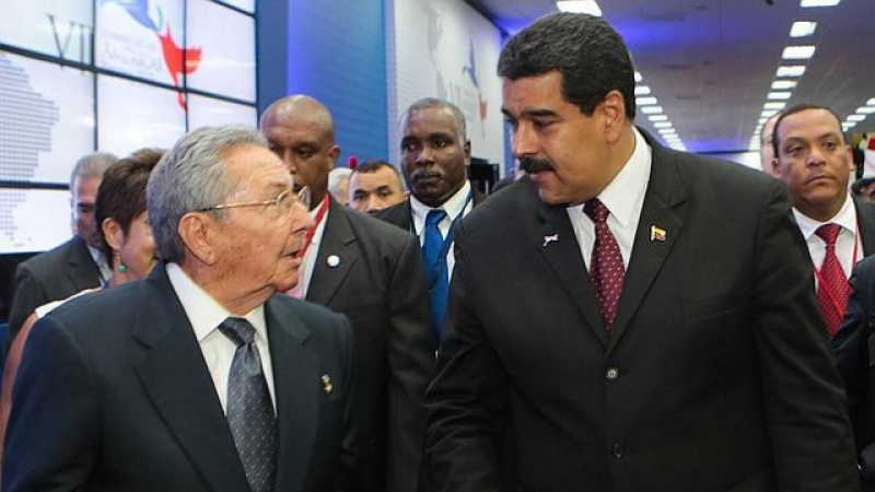 Raúl Castro y Nicolás Maduro. 