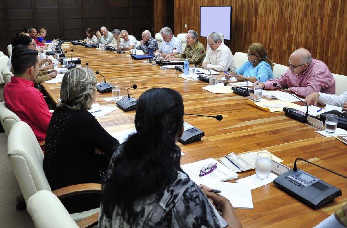 Reunión de la comisión de reforma de la Constitución. 