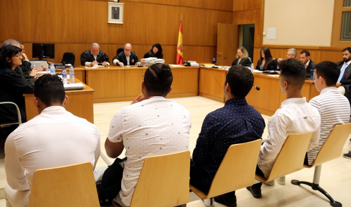 Cinco de los acusados por abuso sexual en Manresa, Barcelona.