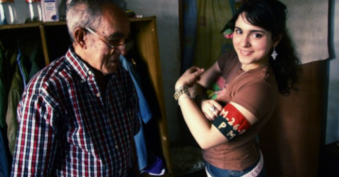 Yadira Escobar y su abuelo en Camagüey. 