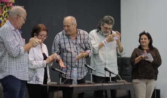 Alpidio Alonso y Abel Prieto (al centro) durante la presentación en Casa de las Américas.