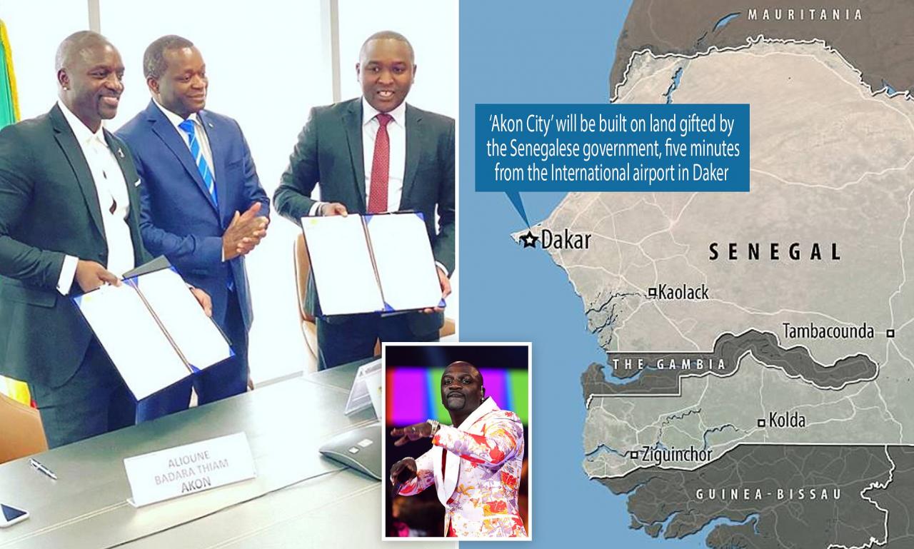 Akon (izq) anuncia la construcción de su propia ciudad, junto a autoridades de Senegal.