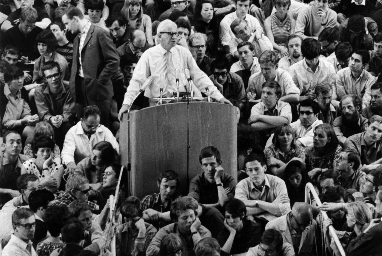 Herbert Marcuse en la Universidad Libre de Berlín, 1967.