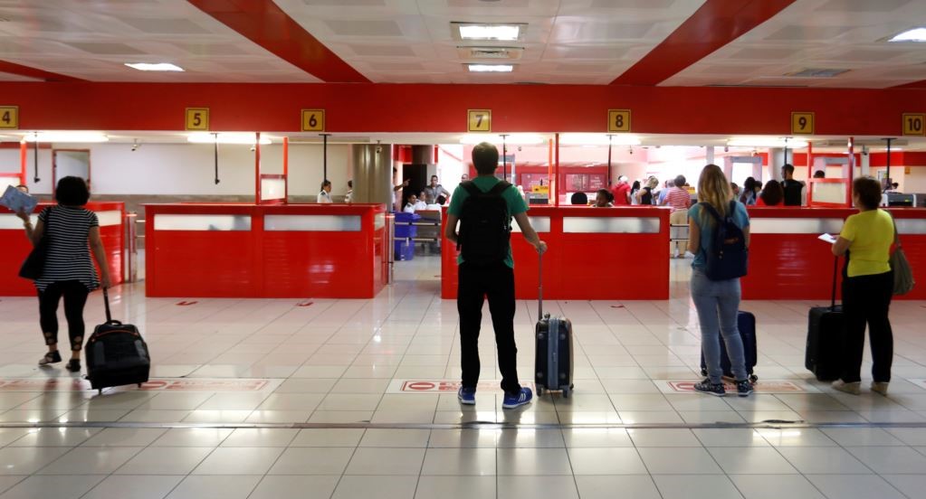 La mayoría de los 'regulados' conocen su estatus migratorio en el propio Aeropuerto Internacional José Martí, en La Habana.