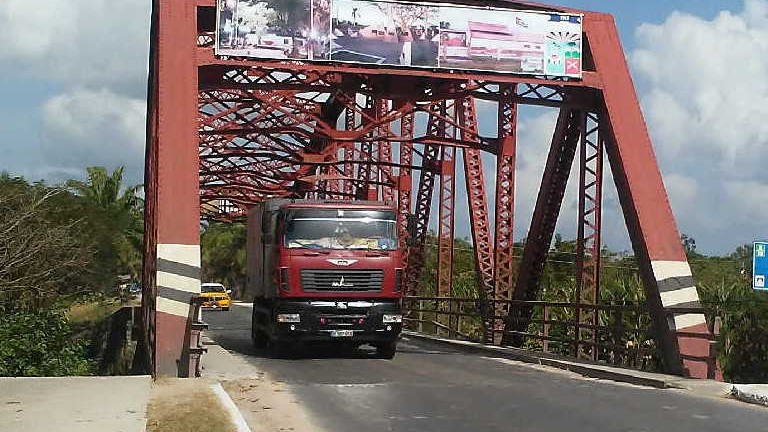 Puente de hierro de Jatibonico.