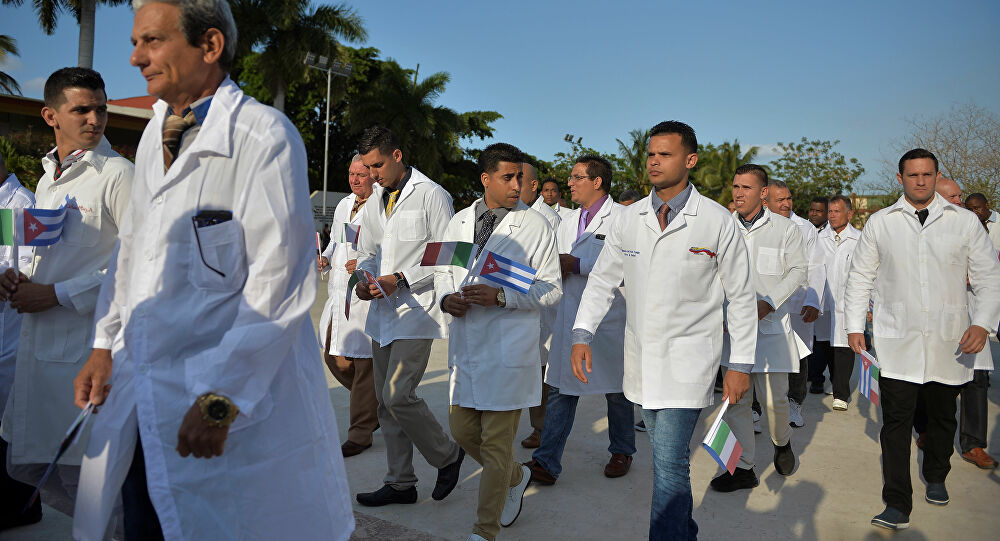 Médicos cubanos enviados Italia.