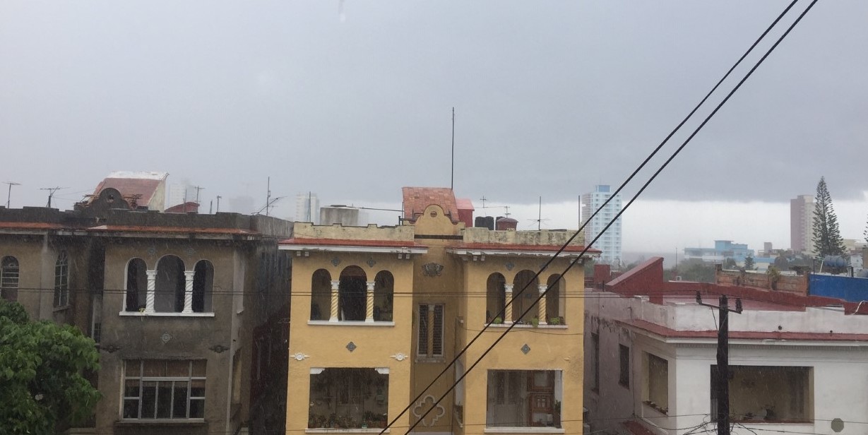 Llueve en La Habana.