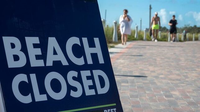 Playas cerradas en los Cayos de Florida.