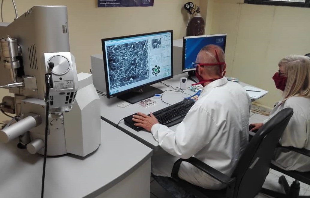 Trabajos de Microscopía Electrónica de Barrido del SARS-CoV-2 en Cuba.