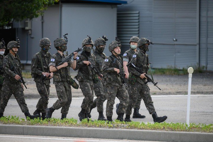 Soldados de Corea del Sur custodian la frontera tras el aumento de las tensiones con el Norte.