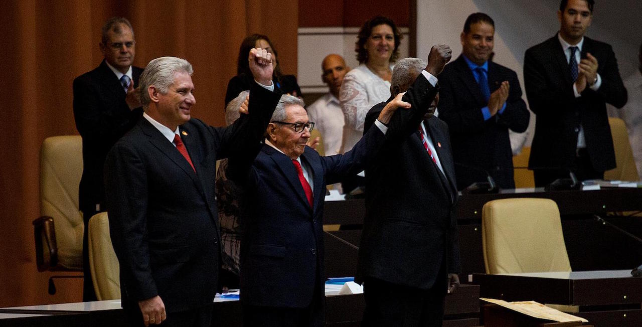 Miguel Díaz-Canel, Raúl Castro y Estaban Lazo en la Asamblea Nacional.