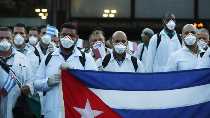 Médicos cubanos en 'misión internacionalista'.