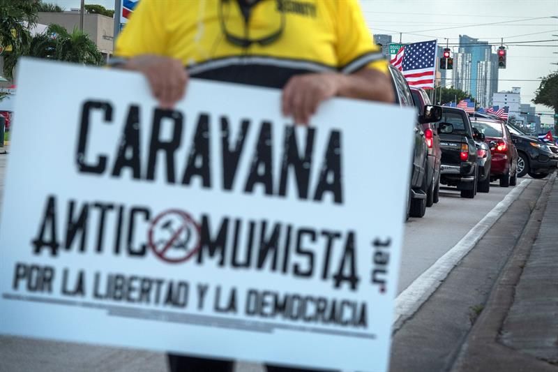 Caravana en Miami por la libertad de Cuba.