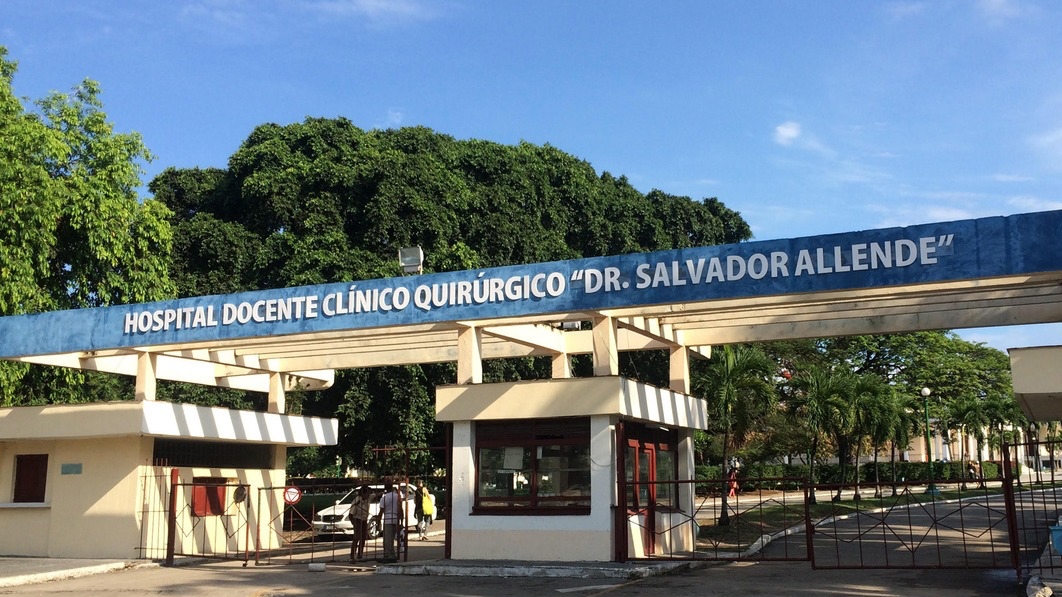 El Hospital Salvador Allende seguirá atendiendo pacientes de Covid-19.