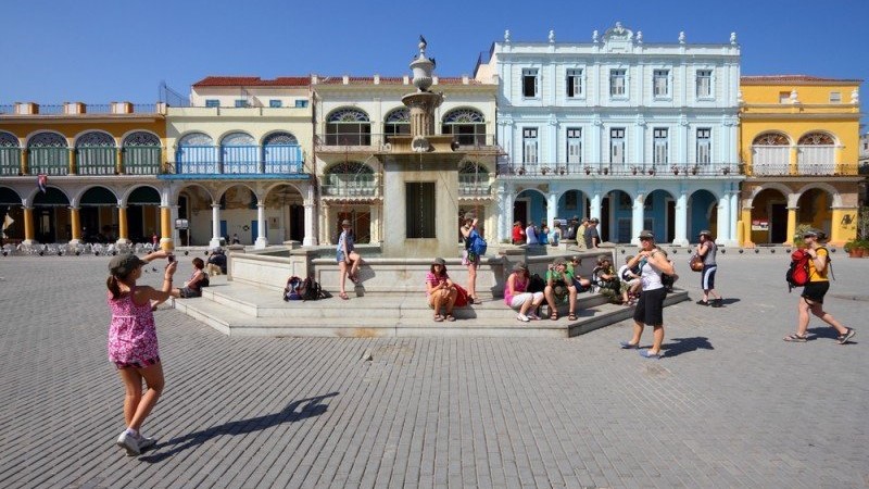 Turistas extranjeros en La Habana.