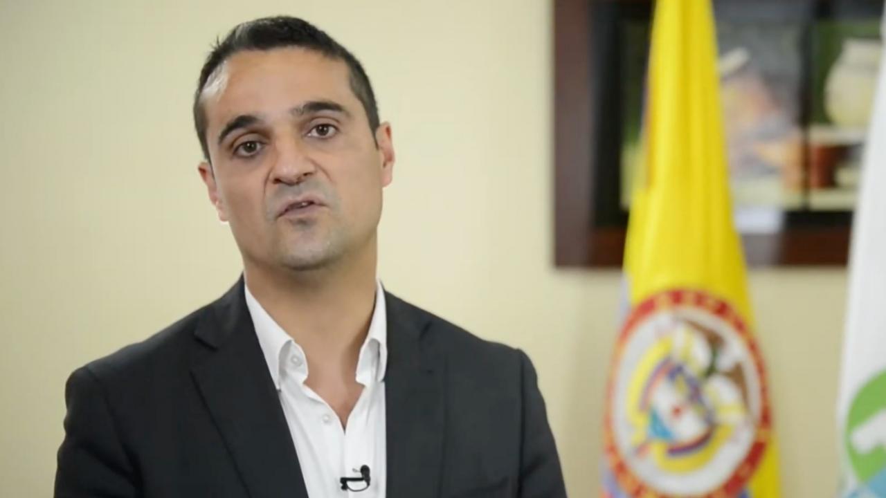 Ángel Martín Peccis, durante un mensaje en Colombia.