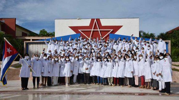 Médicos cubanos enviados a Azerbaiyán.