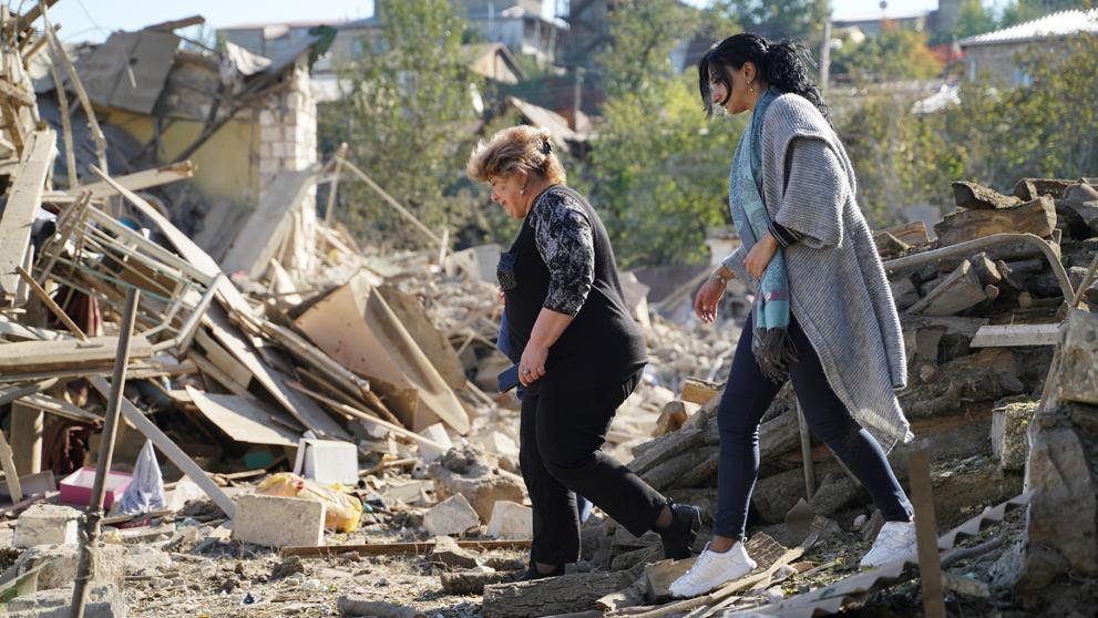 Destrozos causados por las explosiones en Stepanakert (Nagorno Karabaj).
