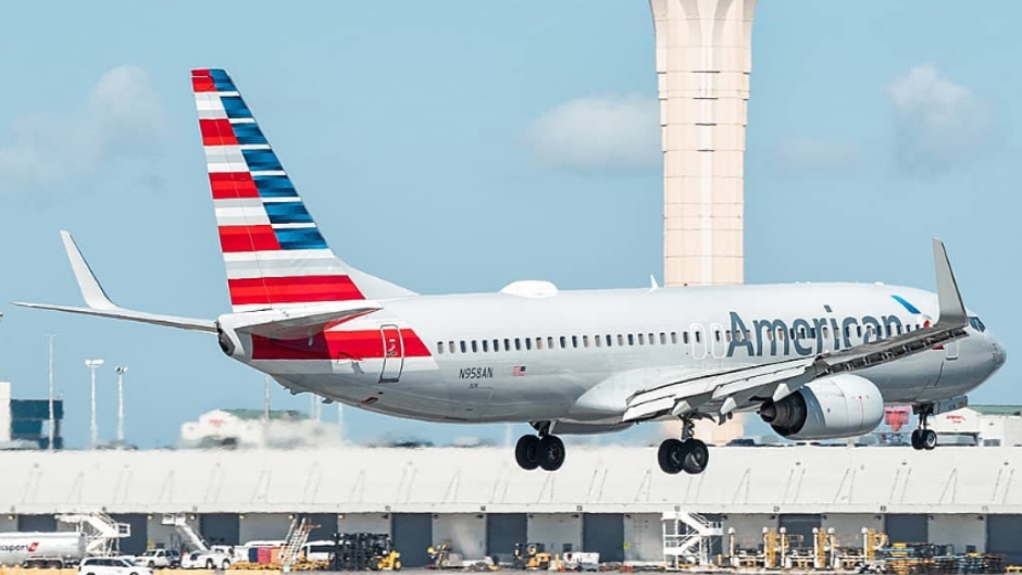 Avión de American Airlines en el aeropuerto de Miami. 