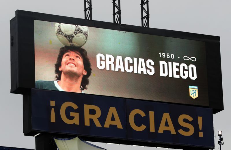 Diego Maradona en las pantallas del estadio La Bombonera.
