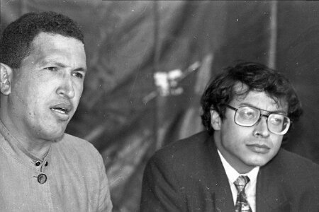 Hugo Chávez (izq.) junto al colombiano Gustavo Petro.