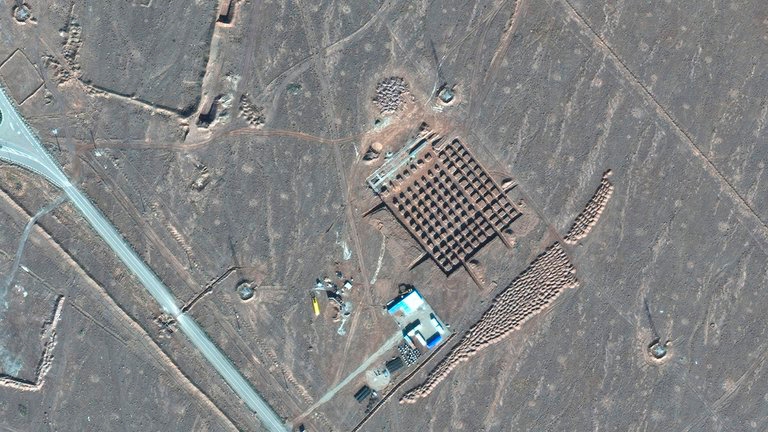 Imagen satelital de la planta de enriquecimiento de uranio de Irán en Fordow.
