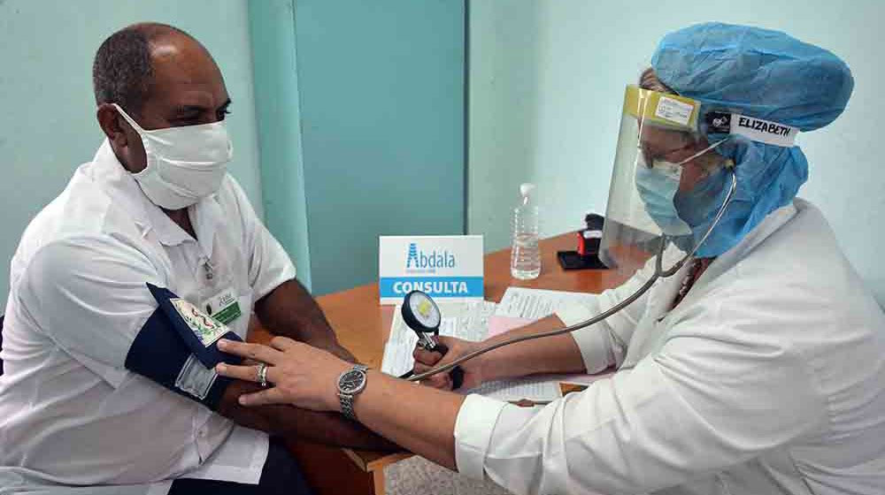 Voluntario en la fase II de ensayos clínicos en Abdala en Santiago de Cuba.