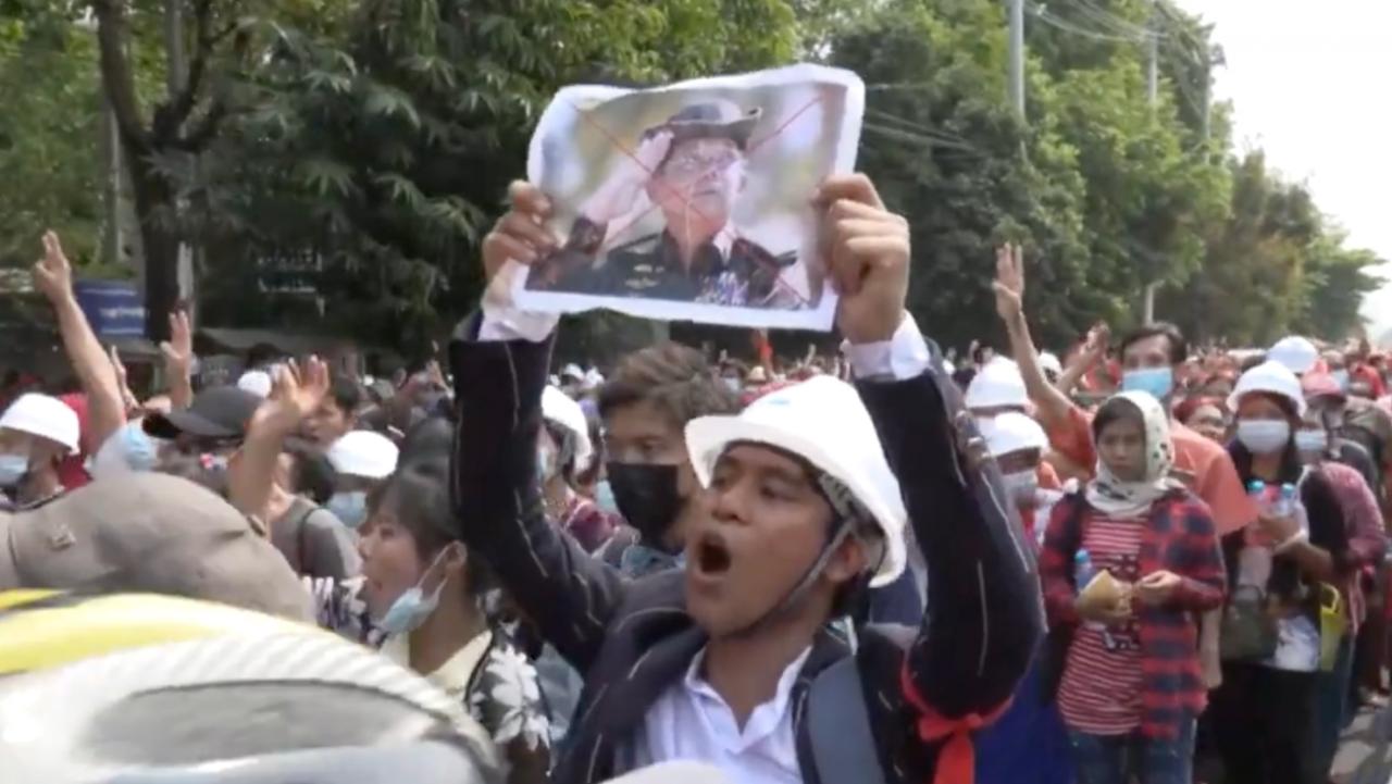 Manifestación contra el golpe de Estado en Birmania.