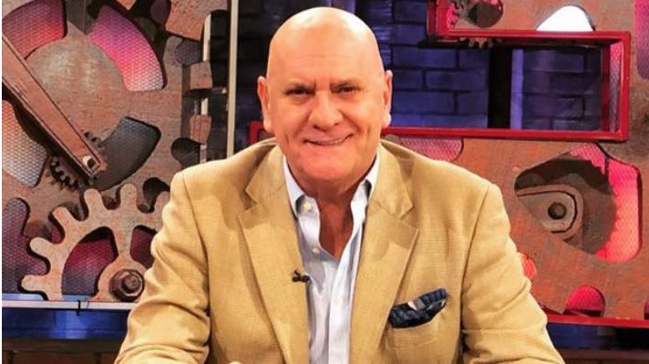 El presentador cubano Carlos Otero.
