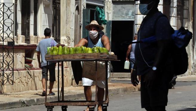 Un vendedor ambulante en Cuba.