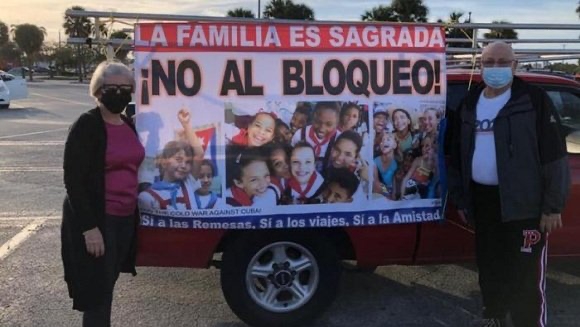 Cubanos piden en EEUU el fin del embargo al régimen de la Isla.