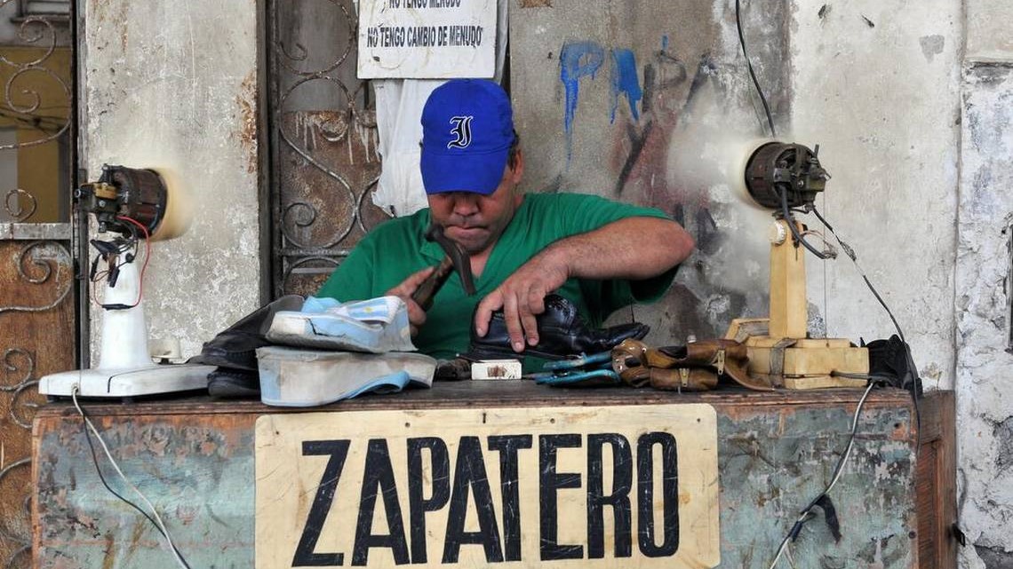 Qué es lo poco que se sabe de la supuesta apertura al cuentapropismo en Cuba? | DIARIO DE CUBA