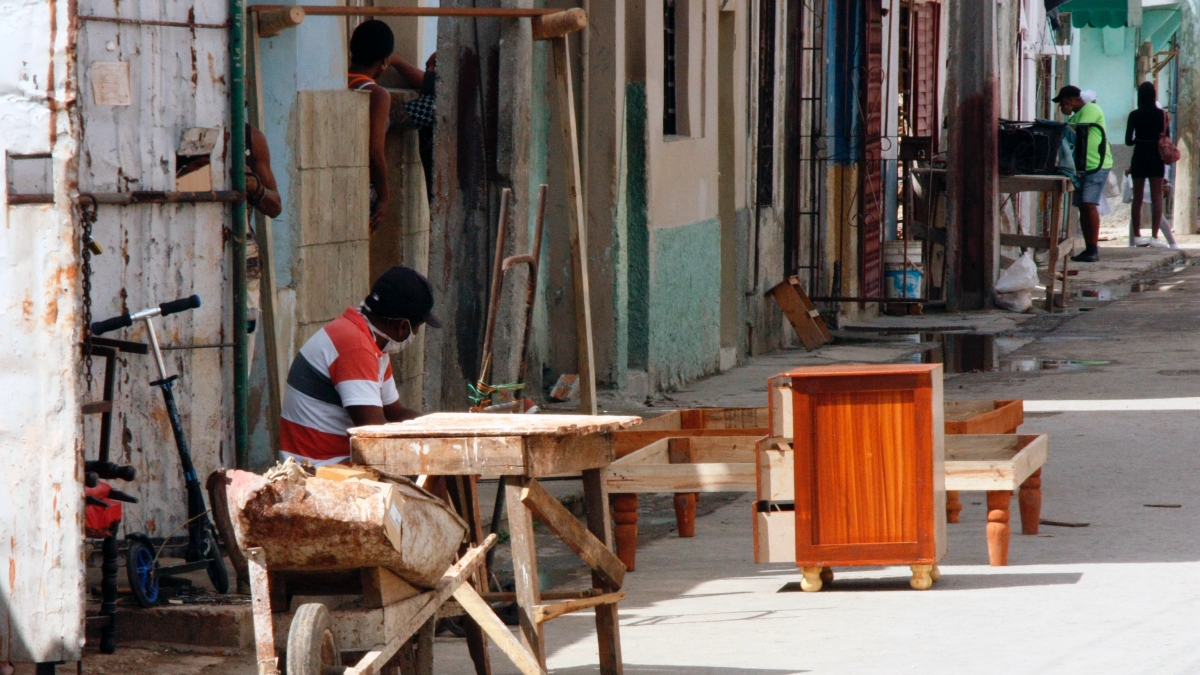 Trabajadores 'por cuenta propia' en Cuba.