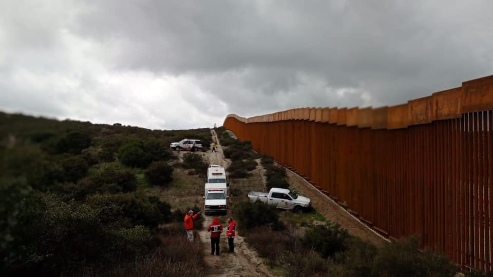 Autoridades mexicanas donde se encontró el cuerpo.