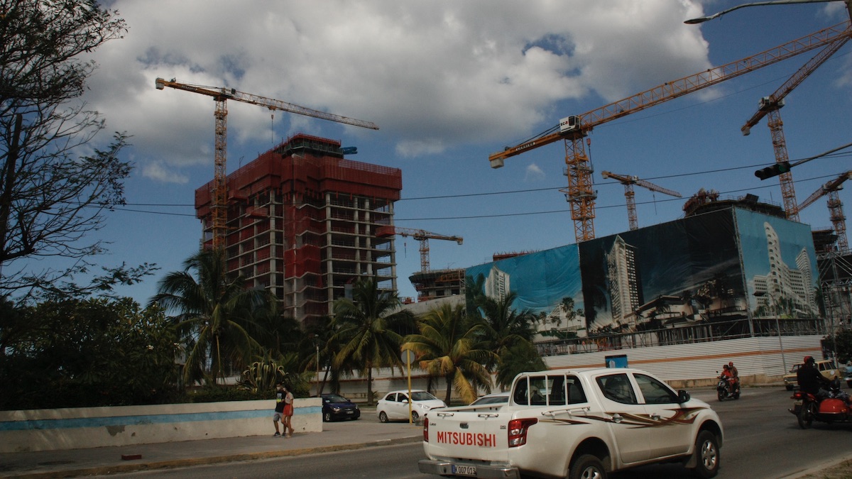 Hoteles en construcción. La Habana, 2021.