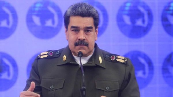 Nicolás Maduro con uniforme militar.