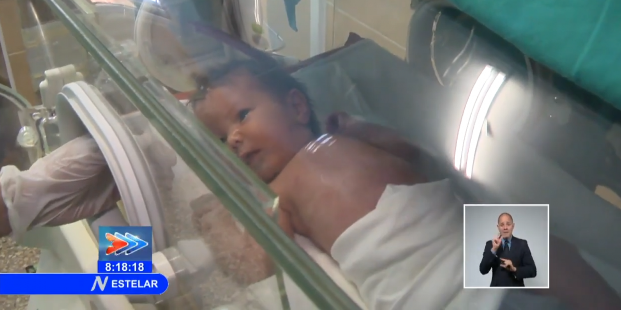Niña cubana nacida de una paciente contagiada con COvid-19 y en estado crítico.