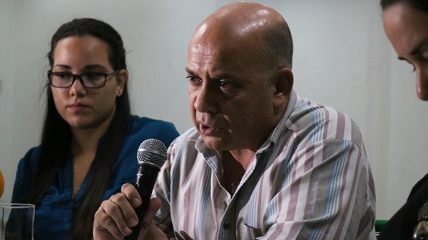 El director del ICAIC, Ramón Samada, durante una rueda de prensa.