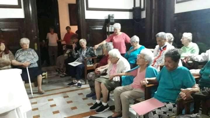 Ancianas en el hogar que dirige la sierva Ana Elena Lima Fundora.