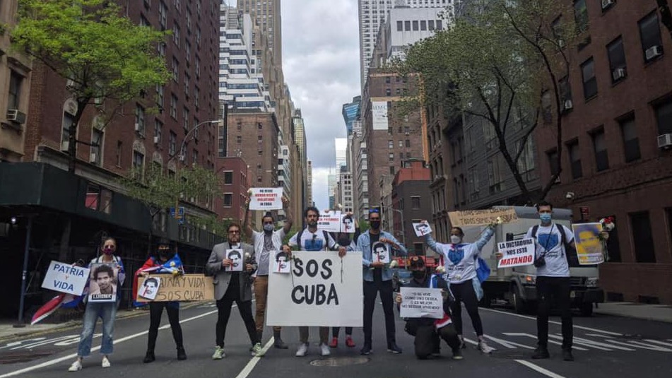 Emigrados cubanos protestan en Nueva York.