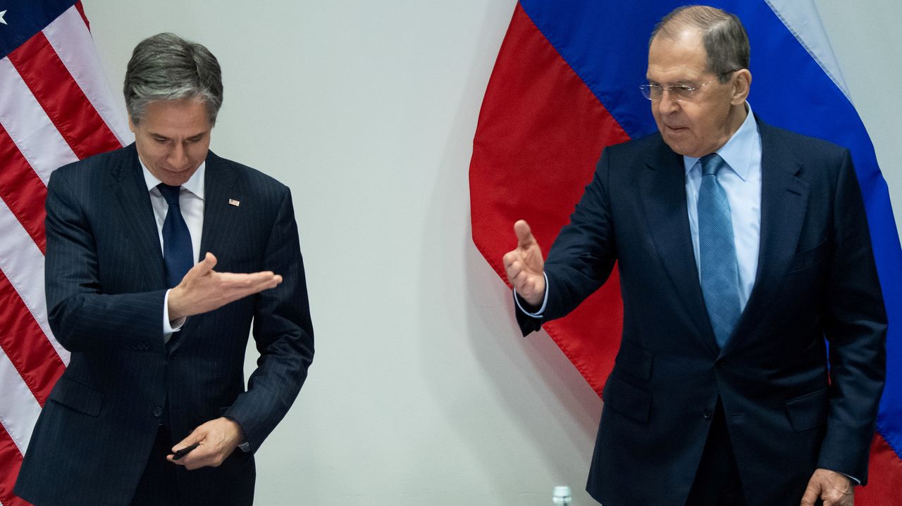 Los ministros de Exteriores estadounidense y ruso, Antony Blinken y Serguéi Lavrov.