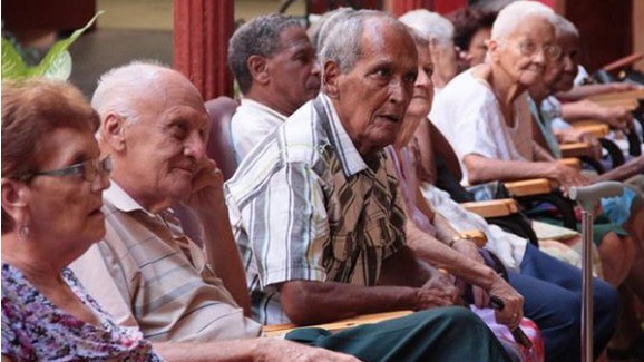 Ancianos cubanos.